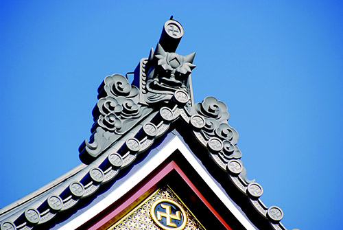 浅草寺(宝蔵門) チタン瓦