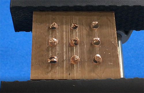 樹脂 (PPS)のバリ取り 加工前